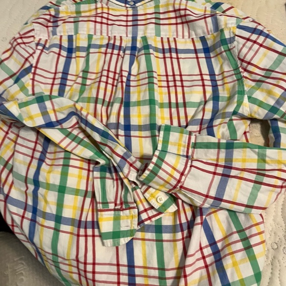 Men’s plaid shirt. It is button down but has a placket and 2 buttons. - Picture 2 of 3